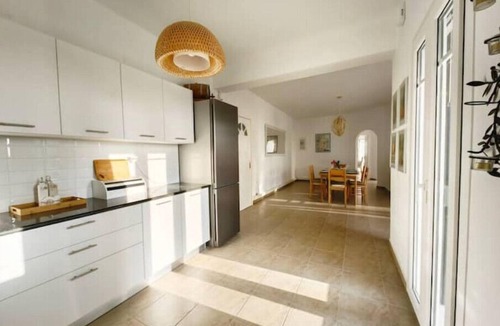 Syros House | Villa Saloustros