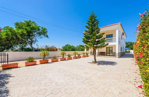 Ayia Napa Villa | Villa Sam