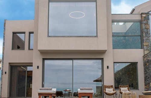 Nea Alikarnassos Villa | Villa Sea is the taste of the good life.