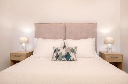 Skinaria Villa | Villa Seva Sea View - Perfect for Romantic Getaways with Pool and Sunrise & Sea Views By Villa Mana Gers