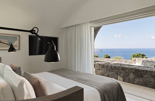 Oia Villa | Villa Solerion, Divine Sea Views, Private Pool, Furnished Terrace, Sanrotini