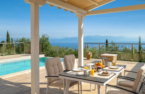Ieromonachos Villa | Villa Strati - Spacious Villa with Wonderful Sea Views near Gaios and Beach