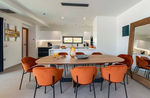 Kato Galatas Villa | Villa Thalassa Crest | Kalamaki - Chania | 4 Ensuite Bedrooms | Private Pool &.
