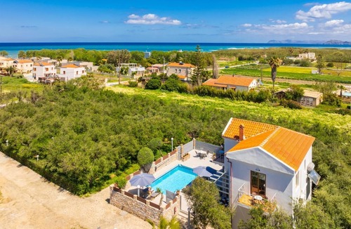 Tavronitis Villa | Villa Tzina - Three Bedroom Villa, Sleeps 6
