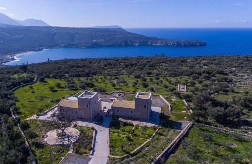 Omales Villa | Villa Vasiliki Traditional House in Mani with Sea View