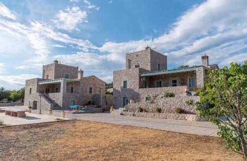 Omales Villa | Villa Vasiliki Traditional House in Mani with Sea View