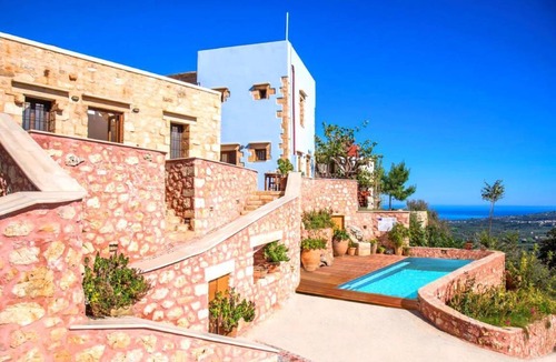 Kastellos House | Villa Veneciana with Heated Pool