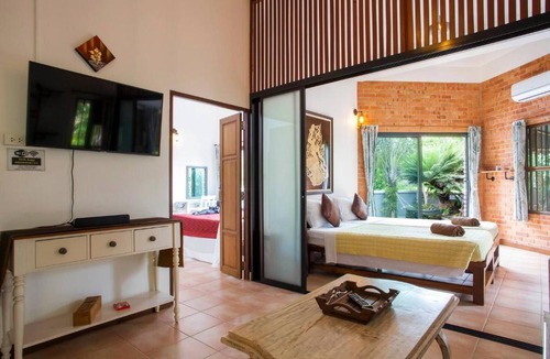 Nong Thale Villa | Villa with private pool and mountain views