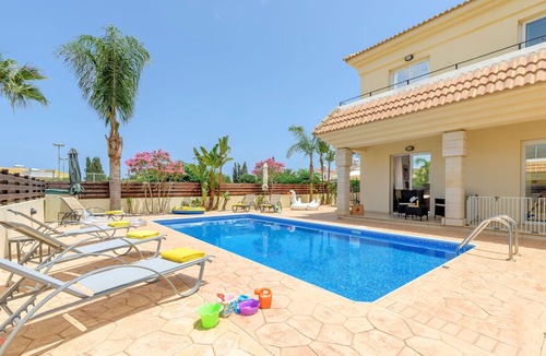 Kapparis Villa | Villas4kids Villa Hanna baby & toddler friendly