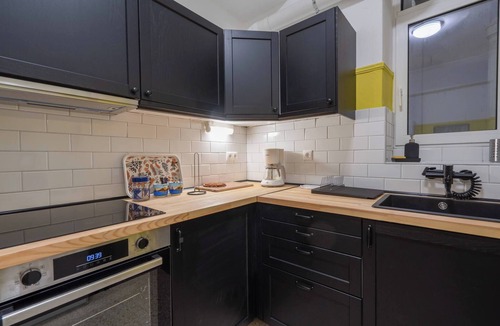 Mousio Apartment | Vintage 1BR Timeless Beauty