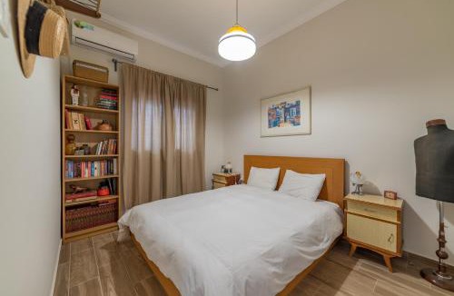 Chalandri Apartment | Vintage-style Garden Apartment