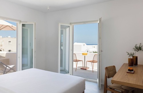 Kamari Hotel | Viva Nove Suites