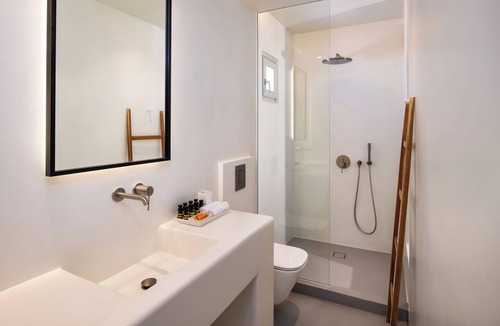 Kamari Hotel | Viva Nove Suites