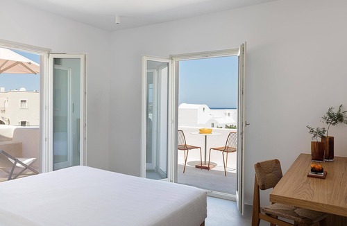 Kamari Hotel | Viva Nove Suites