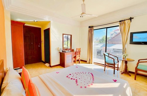 Taphul Village Area Hotel | VPlus Hotel