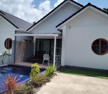 Thong Krut Villa | Waan Samui Pool Villa
