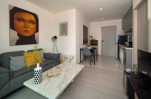 Sukhumvit Apartment | Wander | Skyline Balcony 19F | Full Kitchen | 5min to BTS