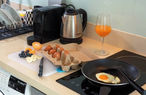 Sukhumvit Apartment | Wander | Skyline Balcony 19F | Full Kitchen | 5min to BTS