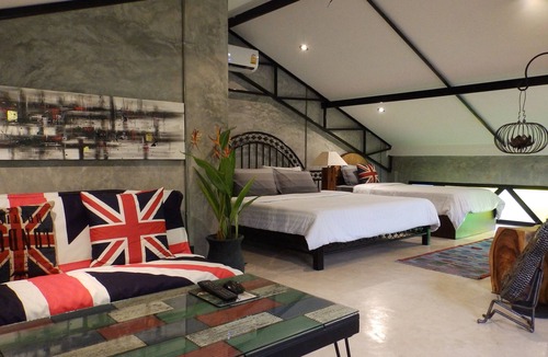 Hang Dong Resort | Warehouse Art Studio