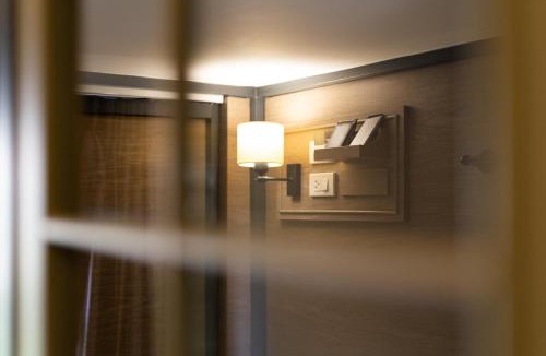 Bang Rak Hostel | Warm Window Silom