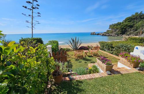 Parelia House | Waves Apartments Melody Glyfada