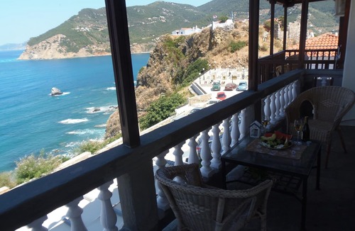 Skopelos Apartment | Where the sea meets the sky 9 , studiosmilos-skopelos