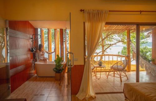 Haad Sang Wan Hotel | White Beachfront Pool Villa Larn Island