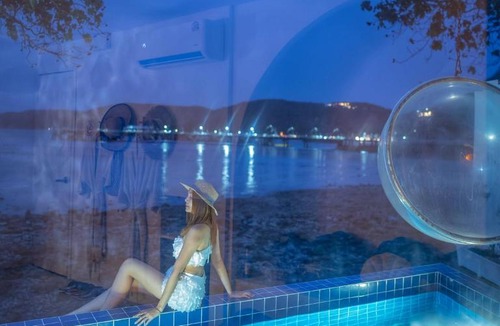 Koh Lan Hotel | White Beachfront Pool Villa Koh Larn
