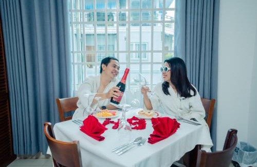 Chamkar Mon Hotel | White Corner Hotel