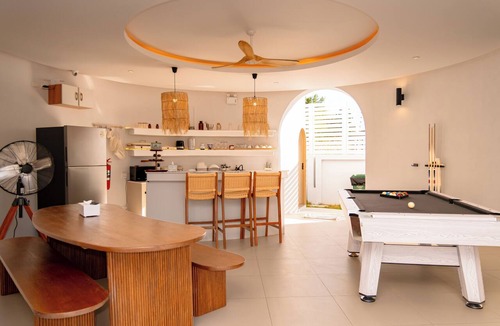Bang Sare Villa | White Curve Villa