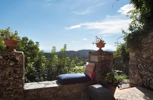 Ano Korakiana House | White Jasmine Cottage