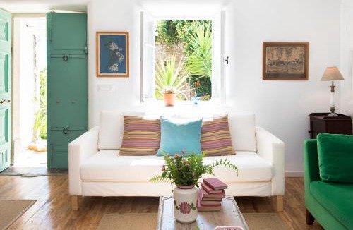 Ano Korakiana House | White Jasmine Cottage