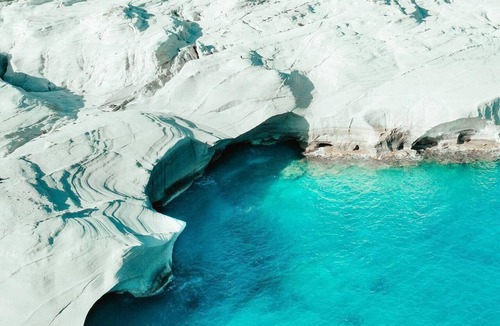 Apollonia Hotel | White Pebble Suites