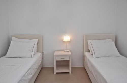 Tinos House | White Tinos Luxury Suites