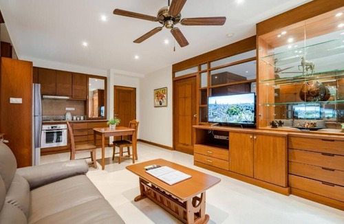 Pattaya Bay Hotel | Whitehouse Condotel
