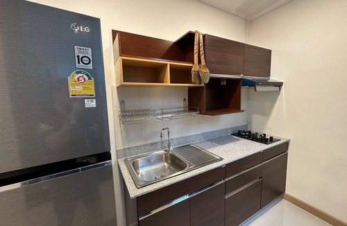 Bang Yi Ruea House | Why rent an apartment or condo when you can rent the entire house in Bangkok ?
