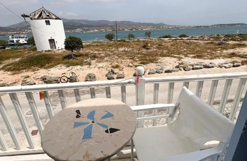 Antiparos Hotel | Windmill Rooms