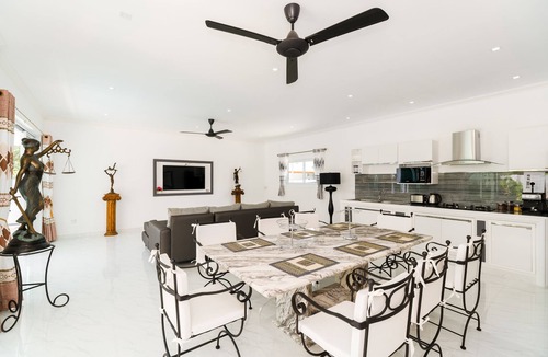 Maret Villa | Wirason Villa 4 Bedrooms