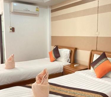 Wua Lai Hostel | Wiriya House