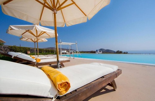 Akrotiri Villa | Wonderful Santorini Villa | 5 En-Suite Bedrooms | Villa Elysium | Heated Pool