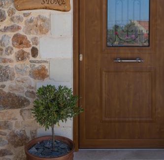 Tsikalaria Apartment | Wood and Stone