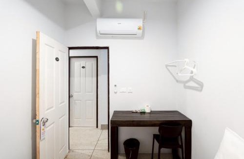 Wat Bowon Niwet Apartment | XX Eve Room Khaosan Road