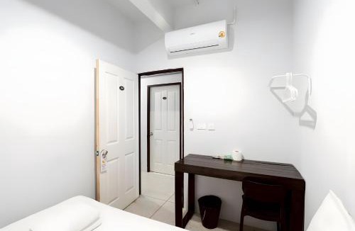 Wat Bowon Niwet Apartment | XX Mitr Inn Khaosan road - มิตร อินน์ ข้าวสาร