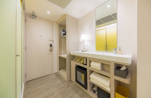 Ratchathewi Hotel | Yello Rooms Hotel Victory Monument