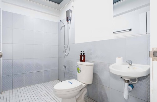Nana Hotel | Yellow Place Sukhumvit Soi 2