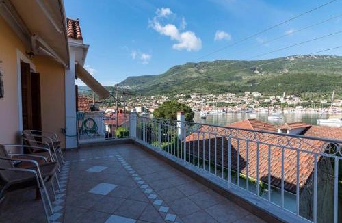Vathy Apartment | Yianiskari Holiday House