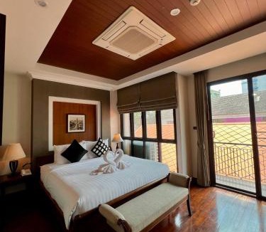 Phlabphla Hotel | Yotaka Bangkok Hotel