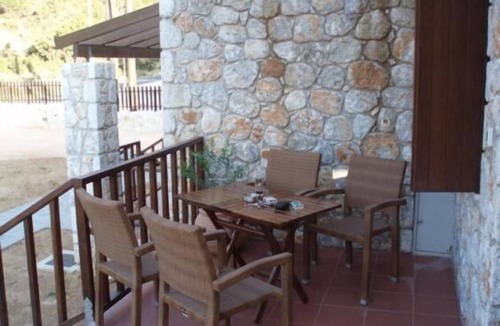 Omalos Villa | Your Gorge-side Getaway Modern Villas, Natural Beauty