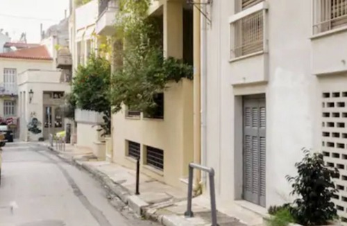 Plaka Apartment | Your home In the Arms of Acropolis