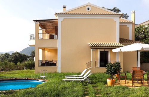 Kato Pavliana House | Your secret haven, where nature paints. close to dream sandy beaches